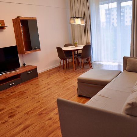 Coresi, 2 Camere, Sleeps 6 Large Private Garden Apartment Pets Welcome Брашов Екстериор снимка