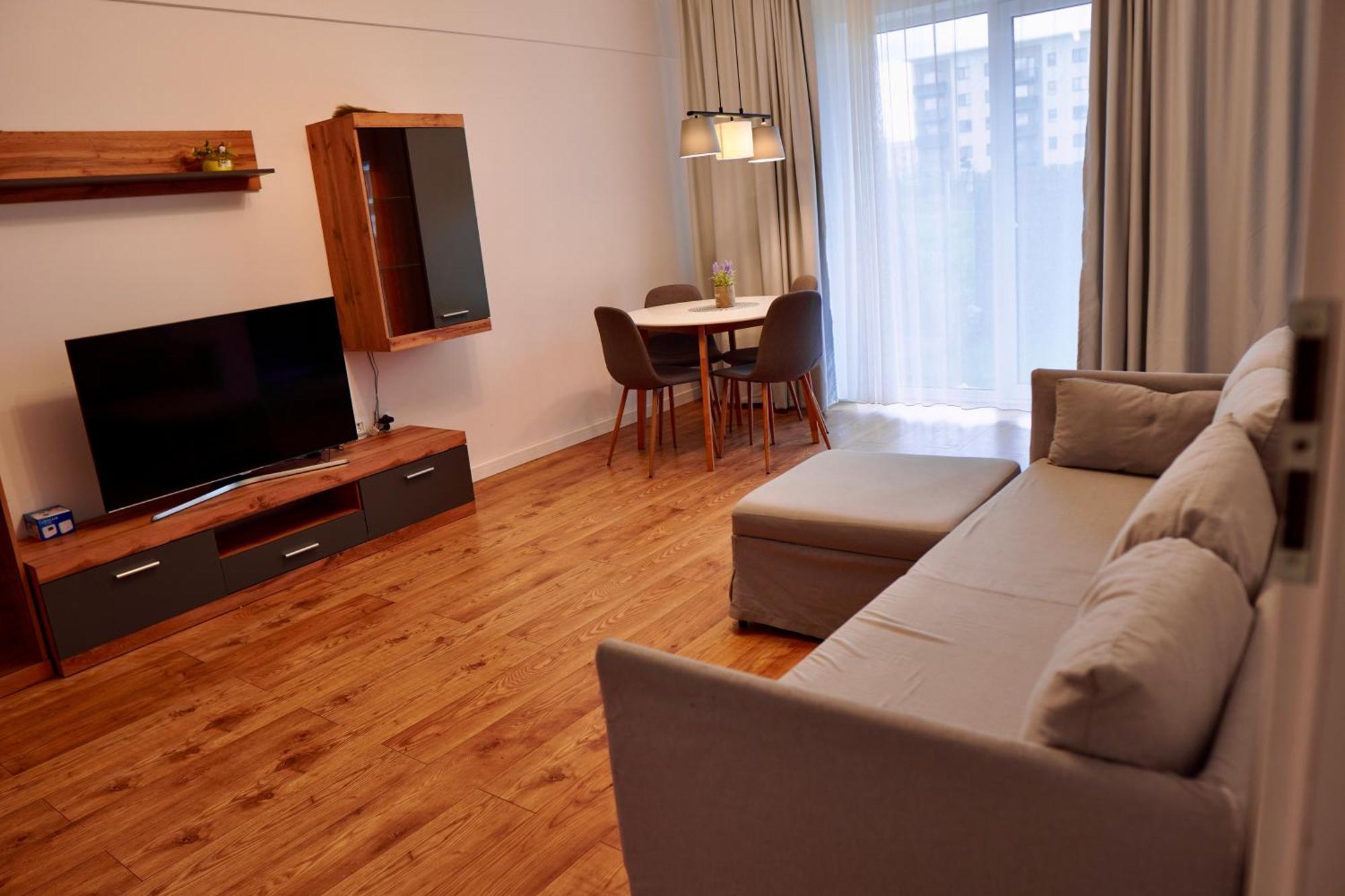 Coresi, 2 Camere, Sleeps 6 Large Private Garden Apartment Pets Welcome Брашов Екстериор снимка
