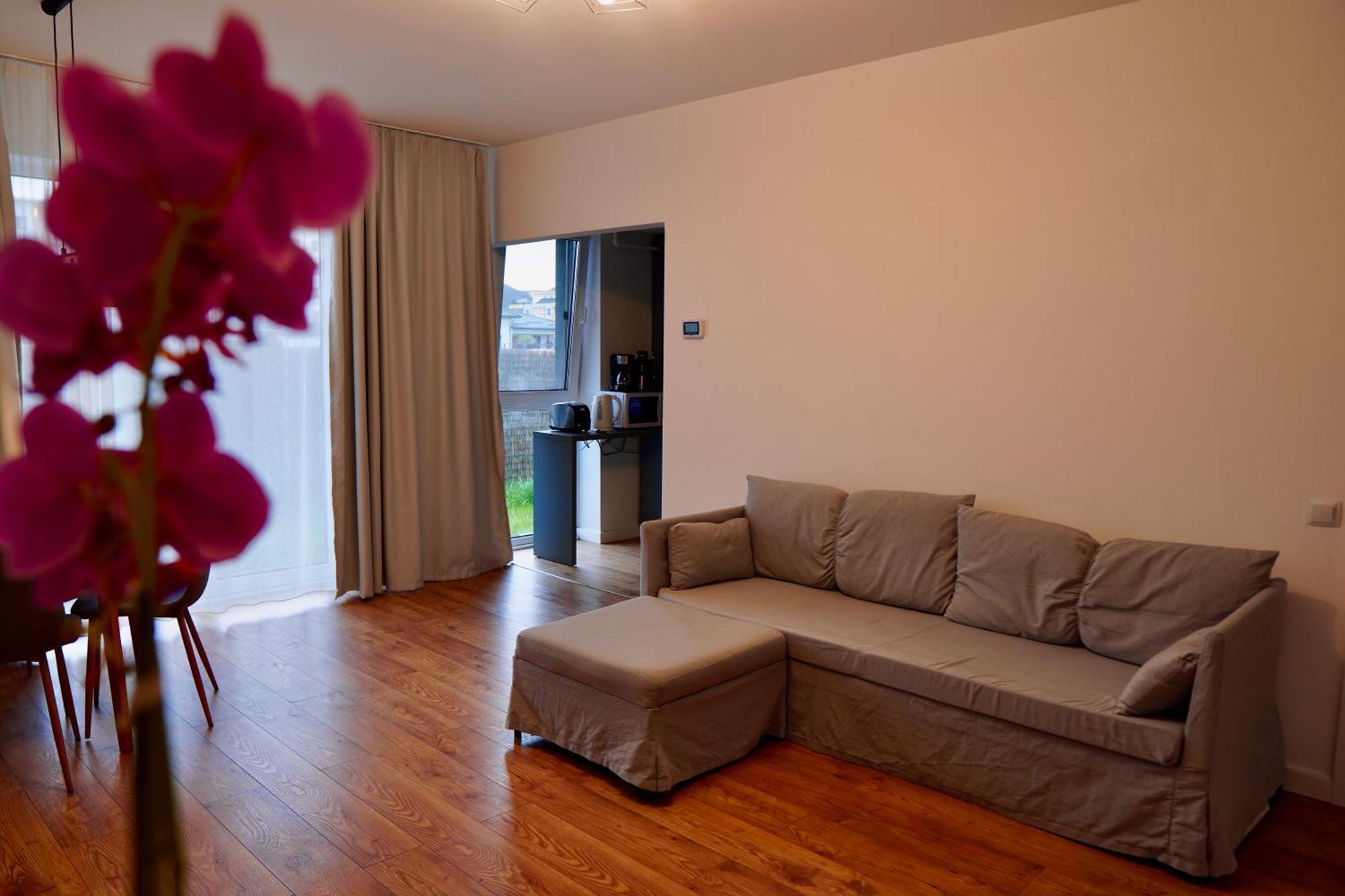 Coresi, 2 Camere, Sleeps 6 Large Private Garden Apartment Pets Welcome Брашов Екстериор снимка