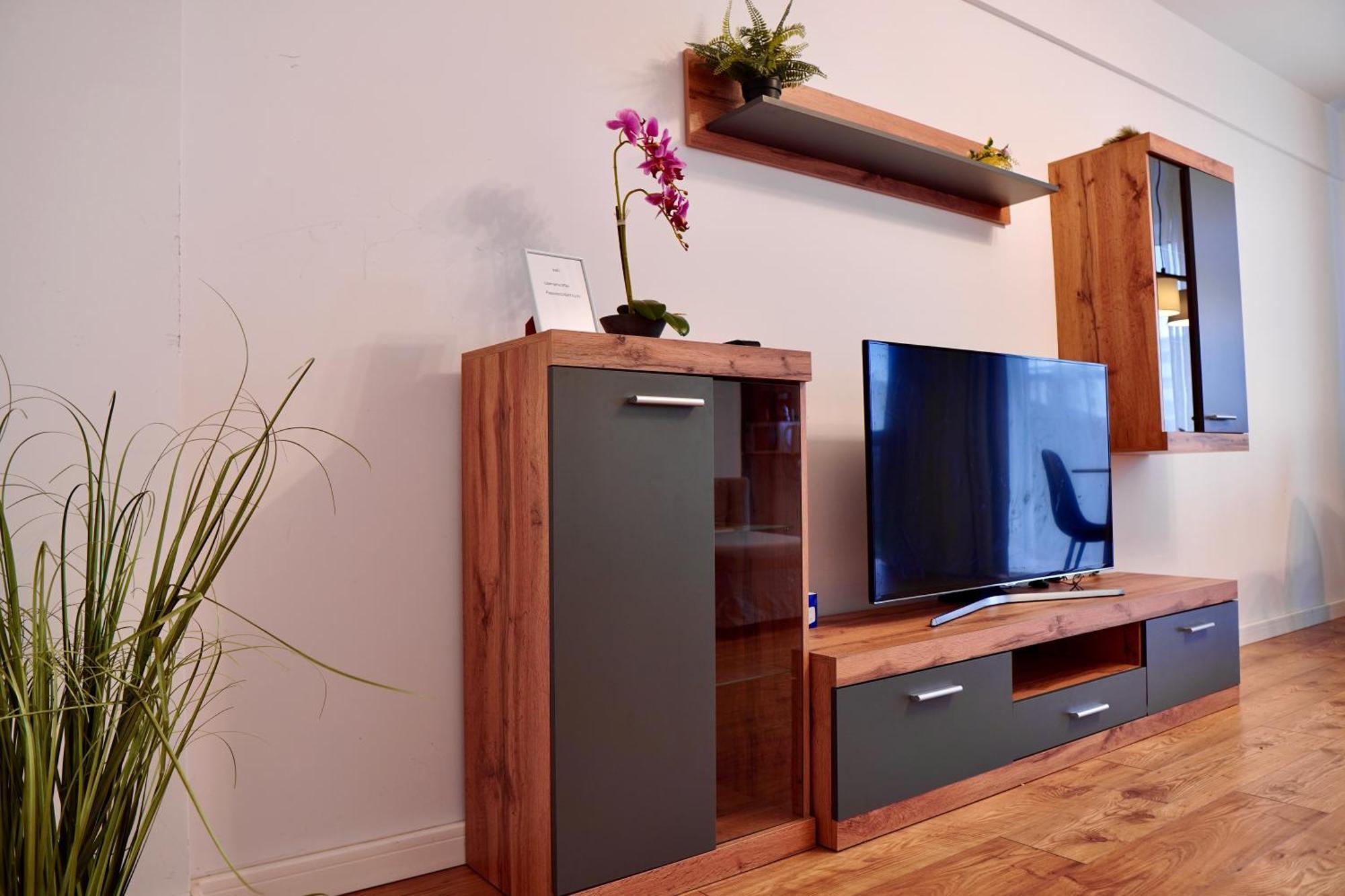 Coresi, 2 Camere, Sleeps 6 Large Private Garden Apartment Pets Welcome Брашов Екстериор снимка