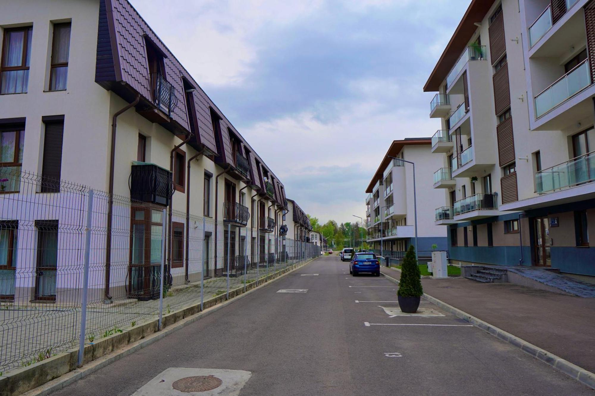 Coresi, 2 Camere, Sleeps 6 Large Private Garden Apartment Pets Welcome Брашов Екстериор снимка