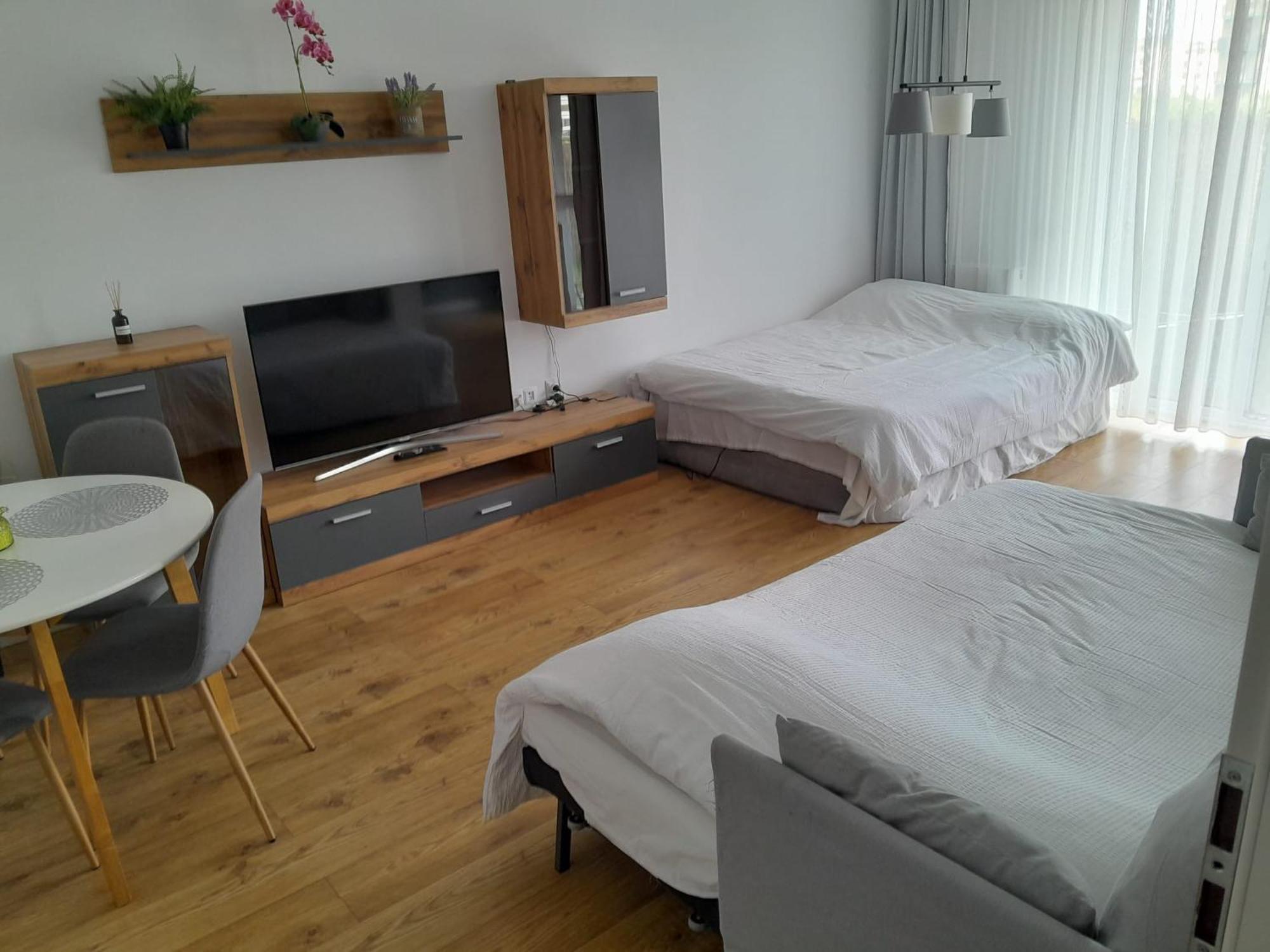 Coresi, 2 Camere, Sleeps 6 Large Private Garden Apartment Pets Welcome Брашов Екстериор снимка